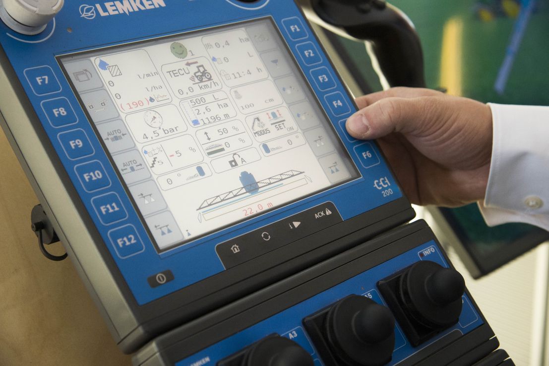 console électronique sur un matériel agricole