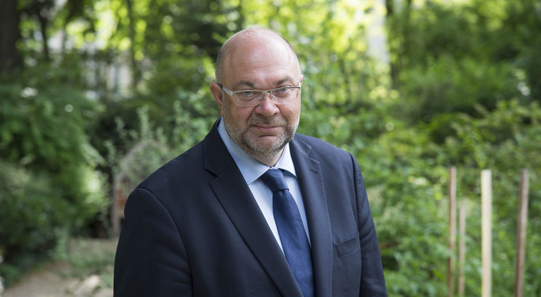 Crédit ci-après