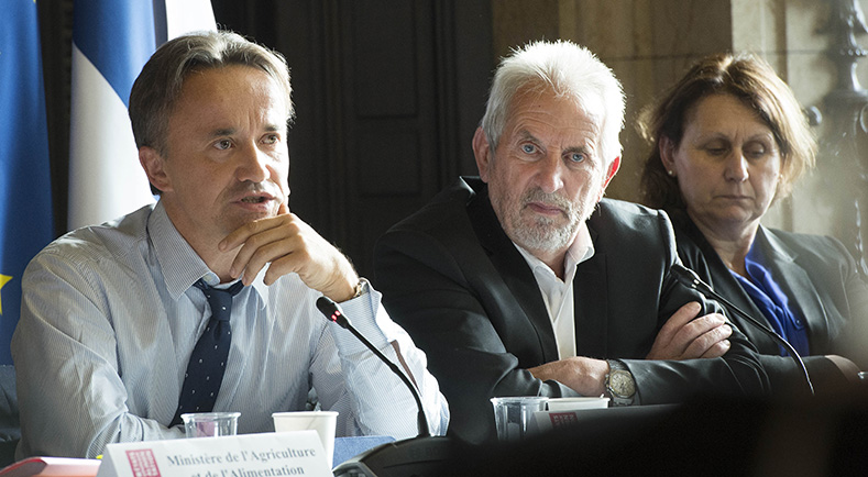Crédit ci-après