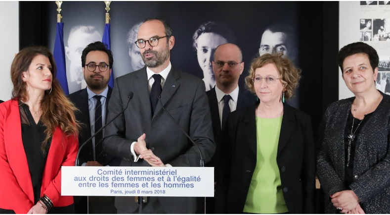 Crédit ci-après