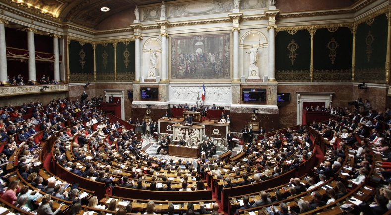 Crédit ci-après