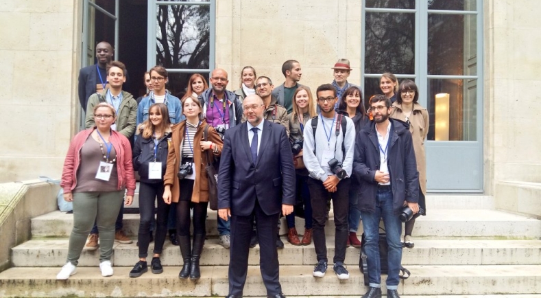 Crédit ci-après