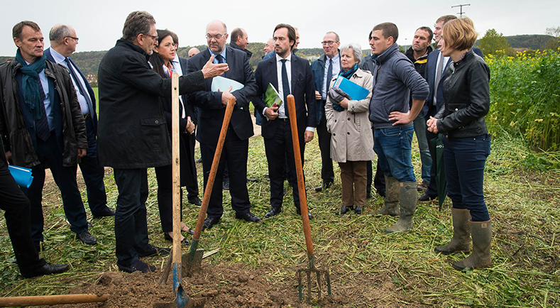 Crédit ci-après