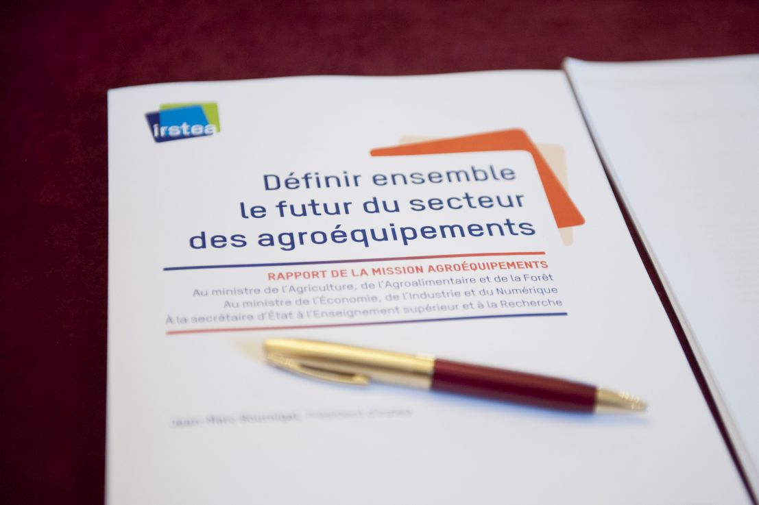 Crédit ci-après