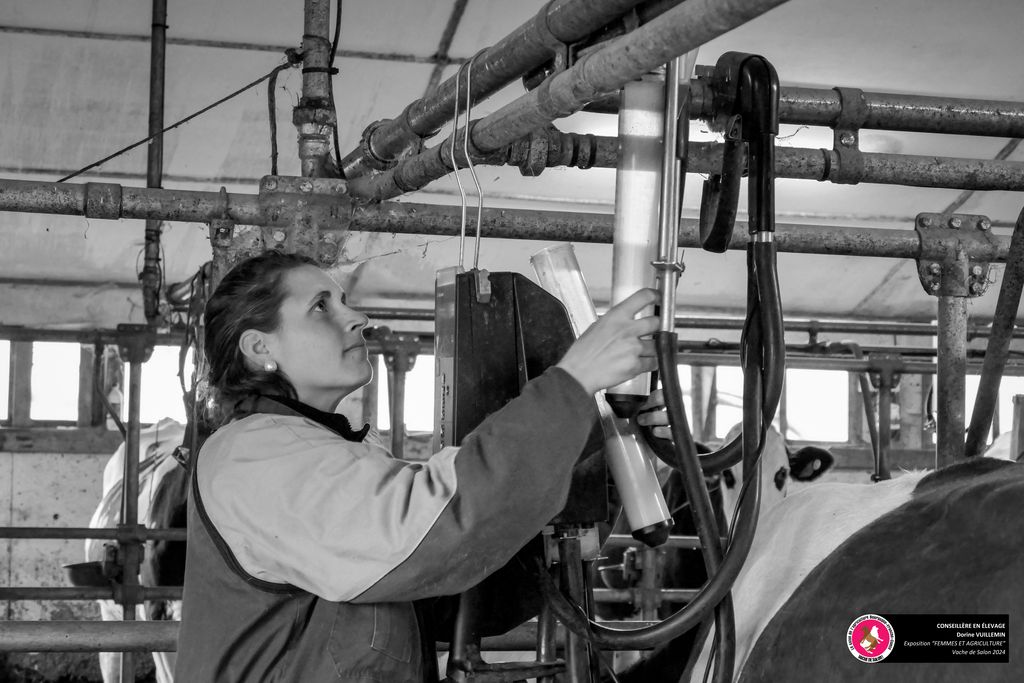 Dorine Vuillemin, conseillère en élevage. Photographie réalisée par la commission Femmes et Agriculture de Vache de Salon 2024.