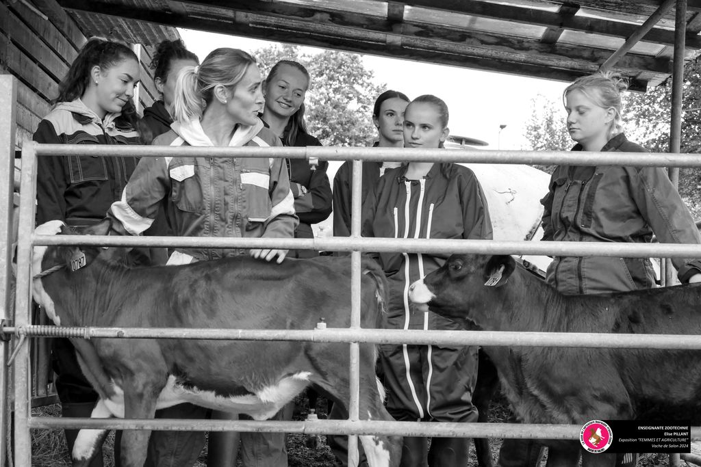 Elise Pillant, enseignante en zootechnie. Photographie réalisée par la commission Femmes et Agriculture de Vache de Salon 2024.