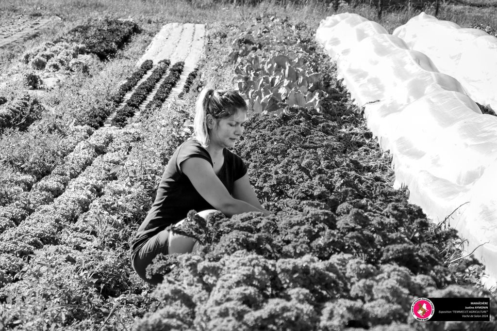 Justine Aymonin, maraîchère. Photographie réalisée par la commission Femmes et Agriculture de Vache de Salon 2024.