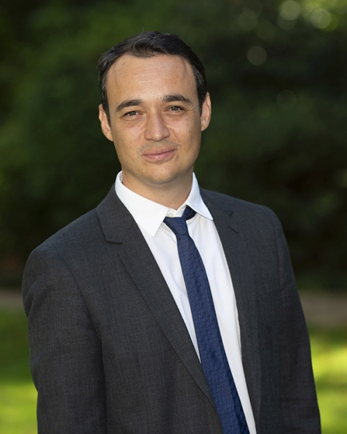 Portrait de Martin Deruaz, conseiller au cabinet du ministre