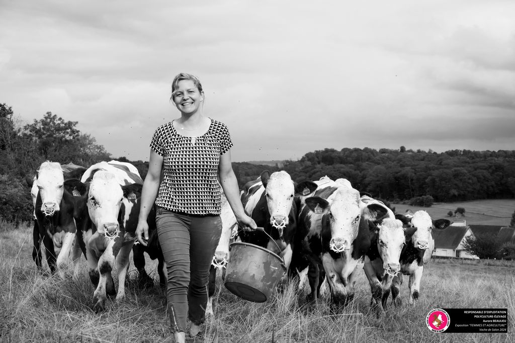 Aurore Beaulieu, responsable d'exploitation en polyculture-élevage. Photographie réalisée par la commission Femmes et Agriculture de Vache de Salon 2024.