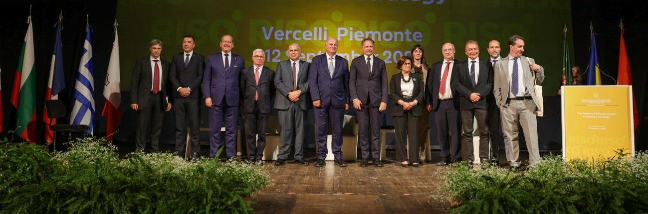 photo de groupe de plusieurs représentants agricoles