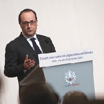 « Le Président de la République, François Hollande, conclut le Forum international « Agriculture et changement climatique » © Elysée.fr