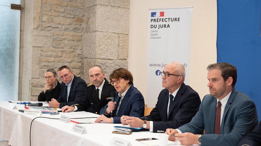 DNC : Annie Genevard réunit le Parlement du sanitaire et prend des mesures renforcées sur les mouvements de bovins