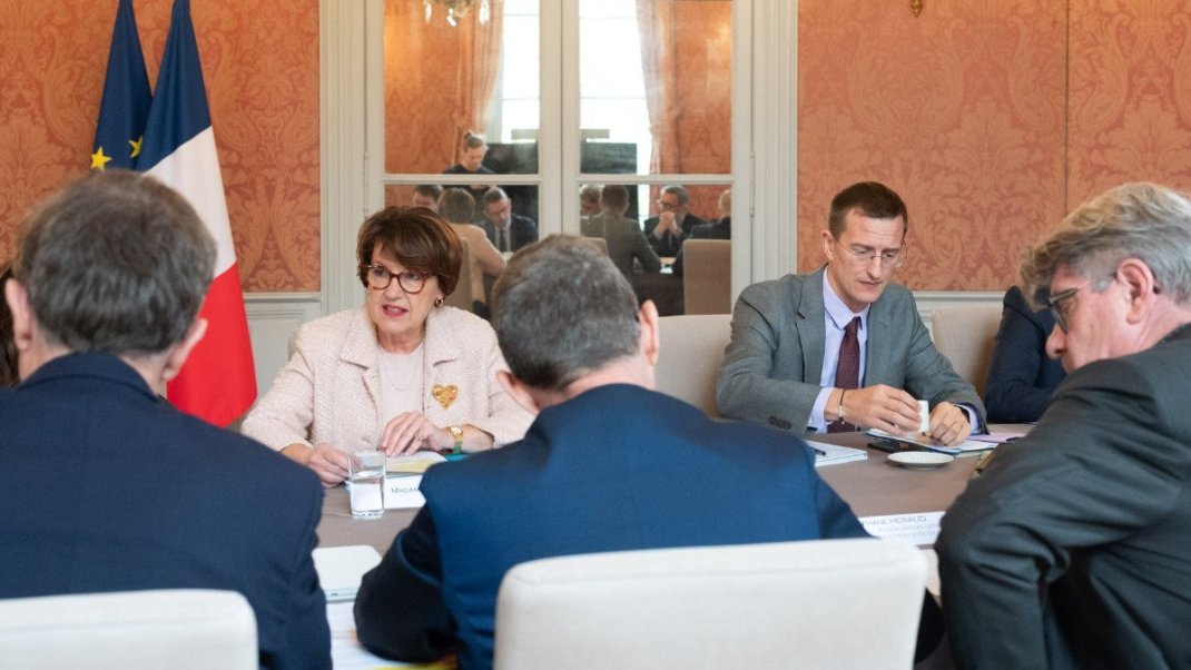 La ministre Annie Genevard pleinement mobilisée aux côtés de la filière viticole en grande difficulté