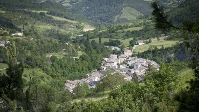 Crédit ci-après