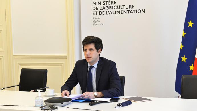 Julien Denormandie participe en visio au Comité de suivi des relations commerciales du 16 décembre 2021