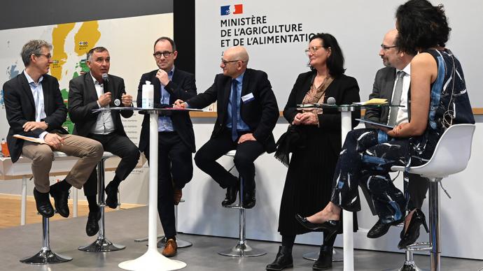 Table ronde "Agriculteurs, acteurs du climat" lors du Salon international de l'agriculture 2022