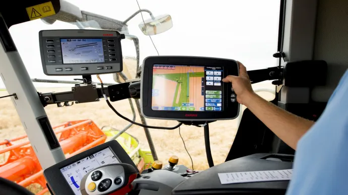intérieur de tracteur moderne