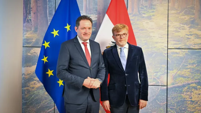 Marc Fesneau, ministre de l’Agriculture et de la Souveraineté alimentaire, et Norbert Totschnig, ministre autrichien de l’Agriculture, des Régions et du Tourisme, le 2 janvier 2024 à Vienne (Autriche).