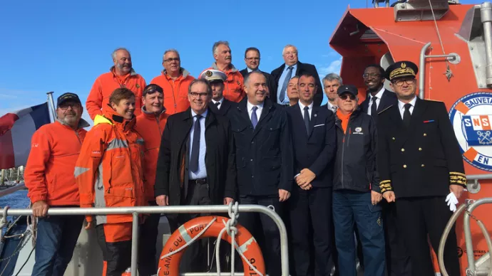 Crédit ci-après