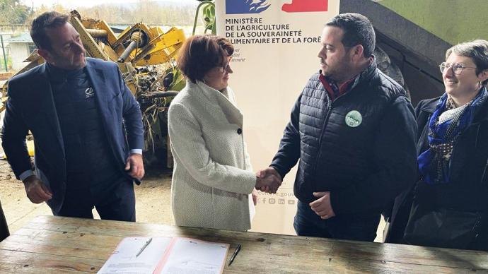 Signature du premier prêt conjoncturel de soutien à la trésorerie