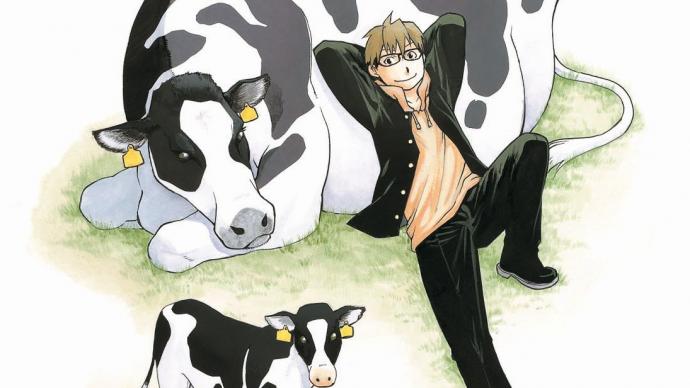Le personnage principal Yügo, étendu par terre aux côtés d'une vache et de son veauGIN NO SAJI © 2011 Hiromu ARAKAWA / SHOGAKUKAN