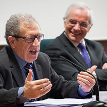 René Souchon (à gauche), président de la région Auvergne, et Bertrand Hervieu, vice-président du CGAAER © Photothèque du Ministère de l’agriculture